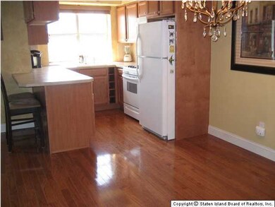 65 Elmwood Park Dr unit 27, Staten Island, NY 10314 - photo 3