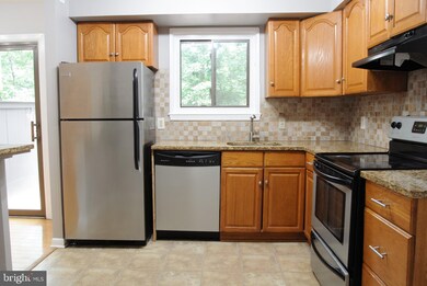 2371 Emerald Heights Ct, Reston, VA 20191 - photo 5