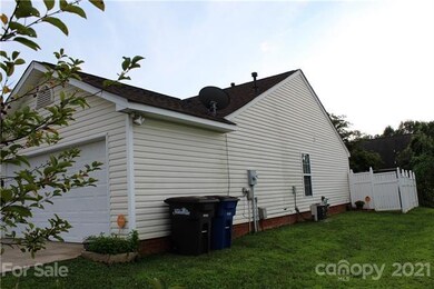 935 Faye St, Statesville, NC 28677 - photo 3