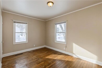 1002 W 5th St S, Newton, IA 50208 - photo 7