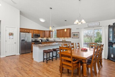 Open Kitchen/Dining