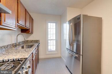 11974 Cardamom Dr, Woodbridge, VA 22192 - photo 6