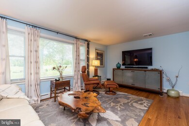 222 Twin Oaks Dr, Perkasie, PA 18944 - photo 5