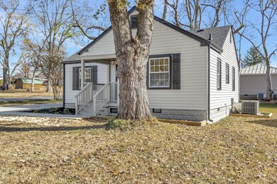 718 Hoover St, Shelbyville, TN 37160 - photo 5