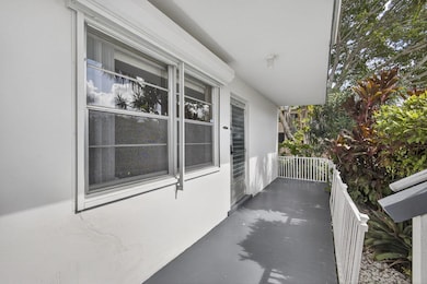 64 Canterbury C, West Palm Beach, FL 33417 - photo 2