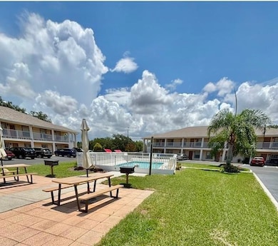 BBQ Area & Sparkling pool