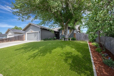2126 Webster Rd Listing Photos - 2 of 24