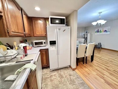 156 Quincy Shore Dr unit 61, Quincy, MA 02171 - photo 5