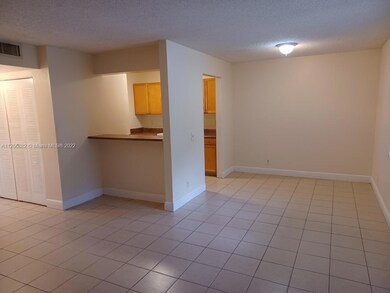 612 Meadows Cir unit 612, Boynton Beach, FL 33436 - photo 2