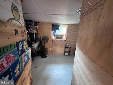 150 Dun Rovin Ln, Great Cacapon, WV 25422 - photo 7