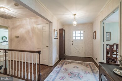 3527 Goodview Ct, Fairfax, VA 22031 - photo 4