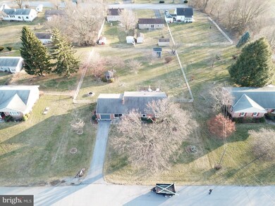 17531 Woodlawn Dr, Hagerstown, MD 21740 - photo 5