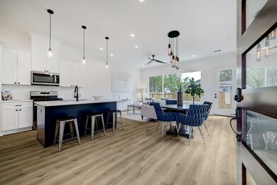 126 Amundsen St unit A, Houston, TX 77009 - photo 5