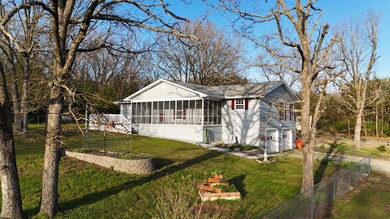 SCREEN PORCH