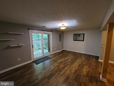 11503 Underoak Ct, Reston, VA 20191 - photo 6