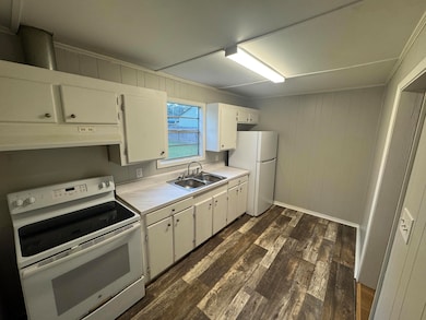 713 Royal St, Columbia, MS 39429 - photo 6