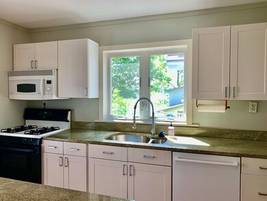 5 Daniels Street Ct unit 2, Salem, MA 01970 - photo 2