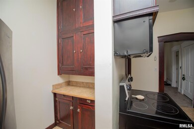 513 W 13th St, Davenport, IA 52803 - photo 7