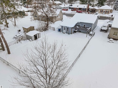 907 Chestnut St, Cadillac, MI 49601 - photo 7