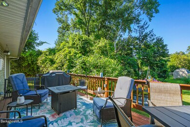 83 Devonshire Dr, Cheshire, MA 01225 - photo 3