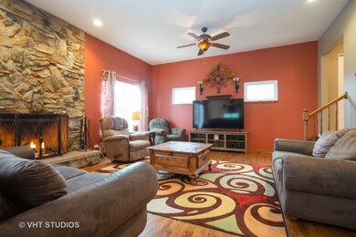 988 Webster Ln, Des Plaines, IL 60016 - photo 5