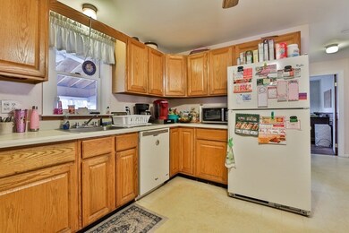 40 Thissell St, Dracut, MA 01826 - photo 4