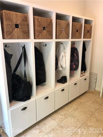 Drop zone and laundry