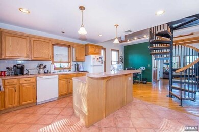 551 Washington St unit 2, Carlstadt, NJ 07072 - photo 6