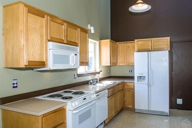 unlisted-address, Bend, OR 97701 - photo 6