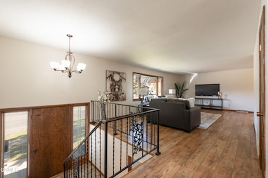 1135 N 26th St, Bismarck, ND 58501 - photo 4