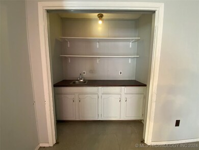Wet bar