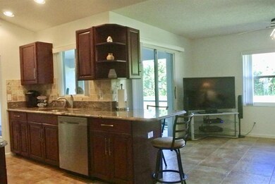 Kitchen/Den