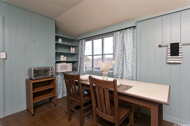 Breakfast table, built in shelving