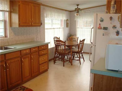 Kitchen spacious eat in kitchen