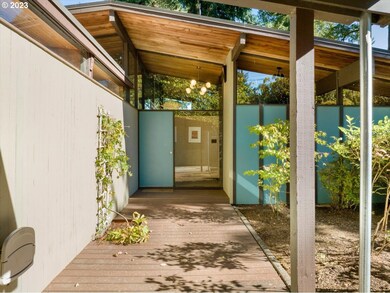 2045 Hillcrest Dr, West Linn, OR 97068 - photo 4