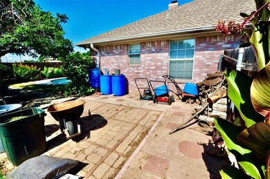 910 Overton Dr, Weatherford, TX 76086 - photo 7