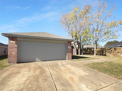 104 Crown Dr, Rhome, TX 76078 - photo 7