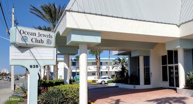Ocean Jewels unit 518, Daytona Beach, FL 32118 - photo 2