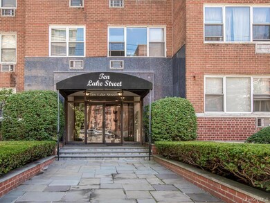 10 Lake St unit 2F, White Plains, NY 10603 - photo 2