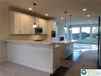 590 Hexenkopf Rd, Hellertown, PA 18055 - photo 2