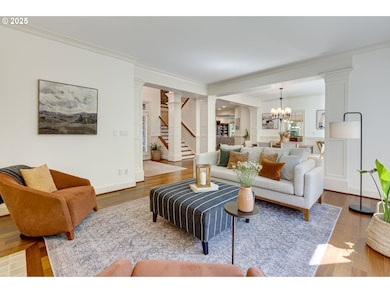 Living Room/Entrance