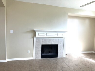Famil y rom with gas log fireplace