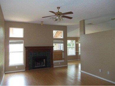 524 Goshawk Dr, Norman, OK 73072 - photo 3