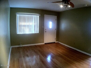 022-LIVING ROOM