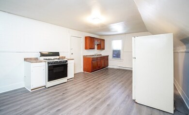 39-41 E Hooker St, Springfield, MA 01107 - photo 4