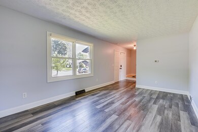 Living Room-013-019-4200x2798