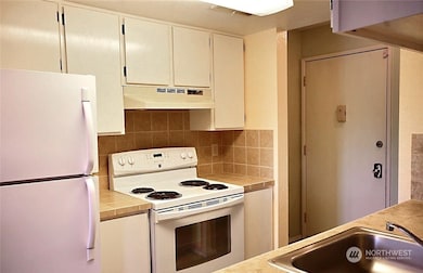 323 75th St SE unit C65, Everett, WA 98203 - photo 2