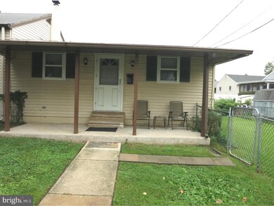 300 Jansen Ave unit B, Essington, PA 19029 - photo 2