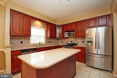 8100 Madrillon Springs Ln, Vienna, VA 22182 - photo 7