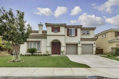 FRONT OF THE GORGEOUS HOUSE